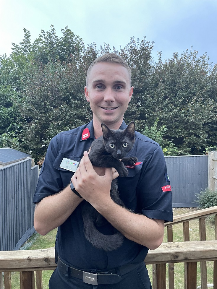 Evesham firefighter acquires ‘mew’ family member after colleagues were called out to local flat